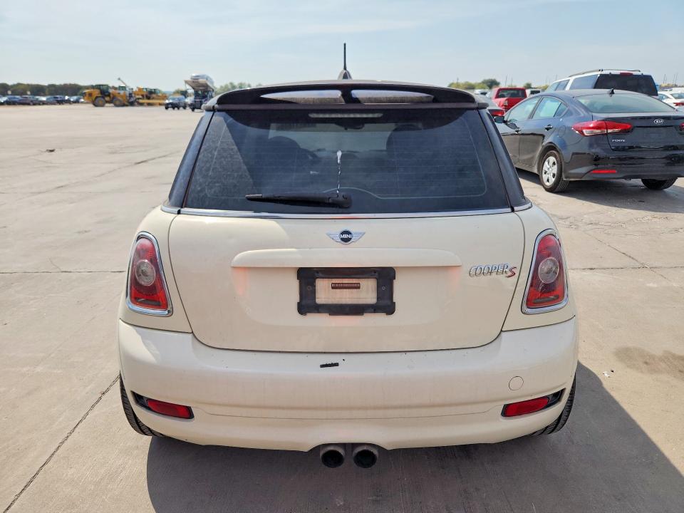 Продажа на аукционе авто 2010 Mini Cooper, vin: WMWMF7C53ATX43667, номер лота: 70411886
