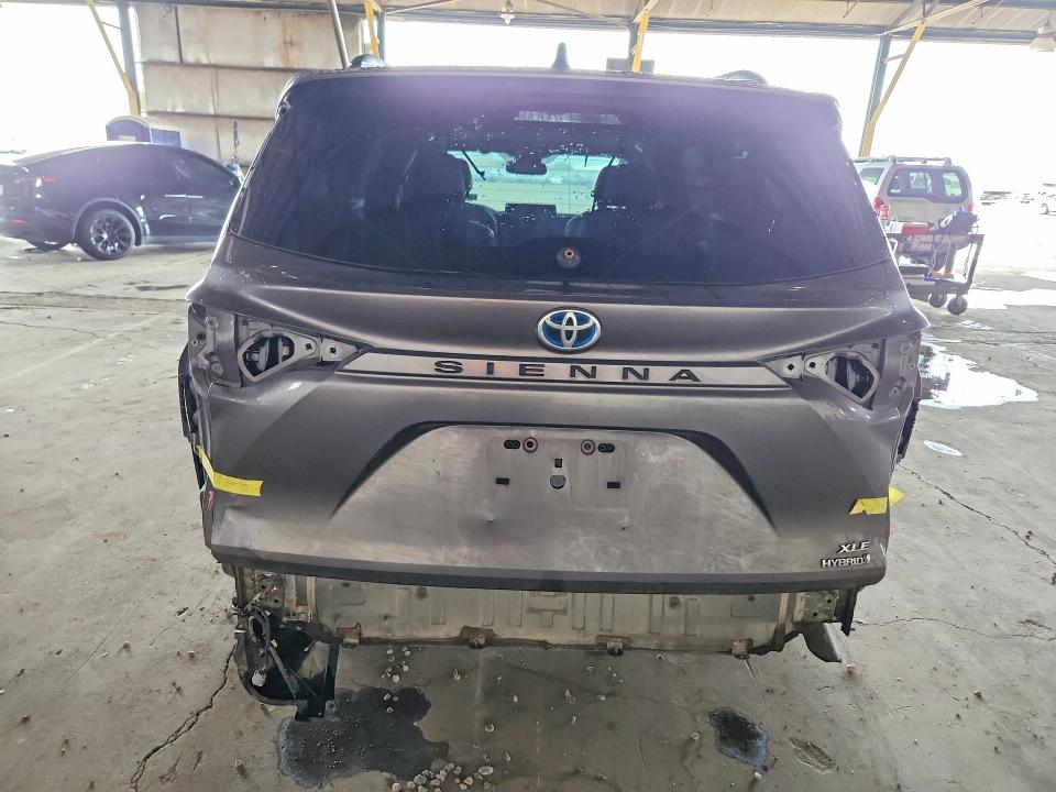 Auction sale of the 2021 Toyota Sienna, vin: 5TDYRKEC4MS062575, lot number: 70893646