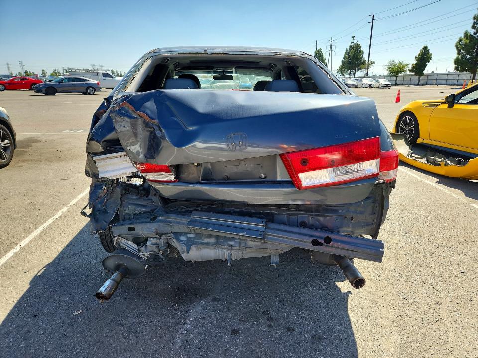 69691116 :رقم المزاد ، 1HGCM66803A033615 vin ، 2003 Honda Accord مزاد بيع