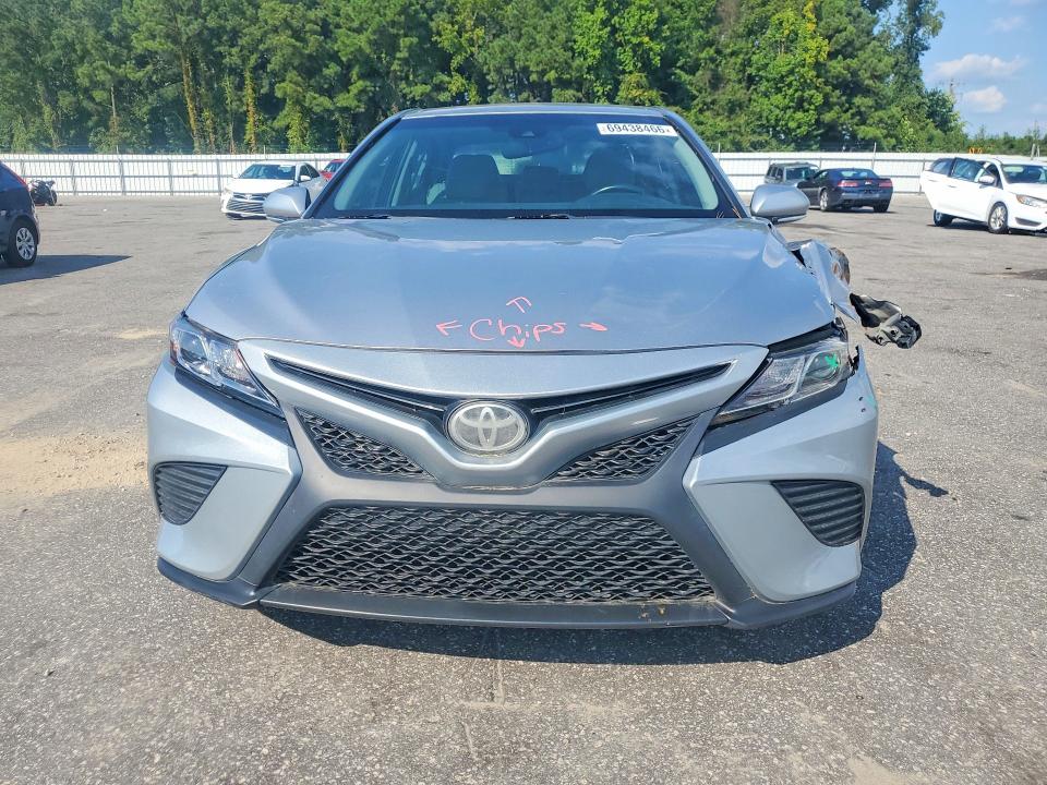 2018 Toyota Camry მანქანა იყიდება აუქციონზე, vin: 4T1B11HK4JU147882, აუქციონის ნომერი: 69438466