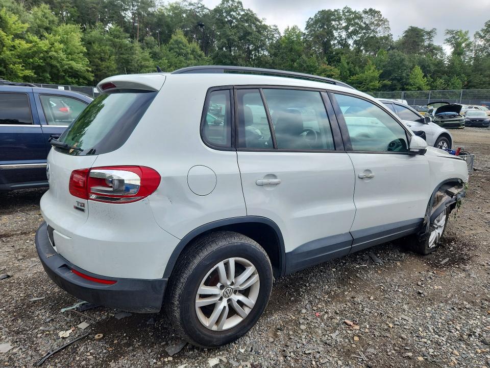 67213976 :رقم المزاد ، WVGBV7AX1GW613987 vin ، 2016 Volkswagen Tiguan مزاد بيع