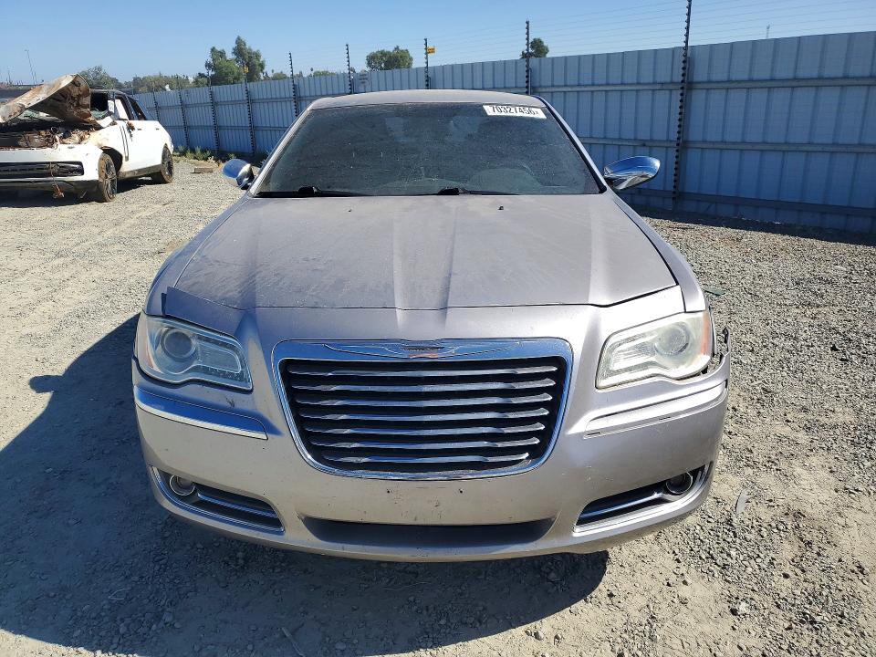 70327456 :رقم المزاد ، 2C3CA5CG6BH531190 vin ، 2011 Chrysler 300 مزاد بيع