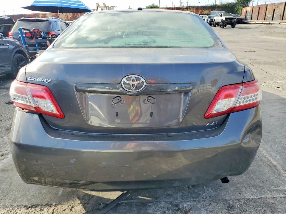 70366676 :رقم المزاد ، 4T4BF3EK0BR166471 vin ، 2011 Toyota Camry مزاد بيع