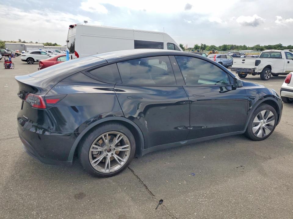 67796556 :رقم المزاد ، 7SAYGAEE8PF861529 vin ، 2023 Tesla Model Y مزاد بيع