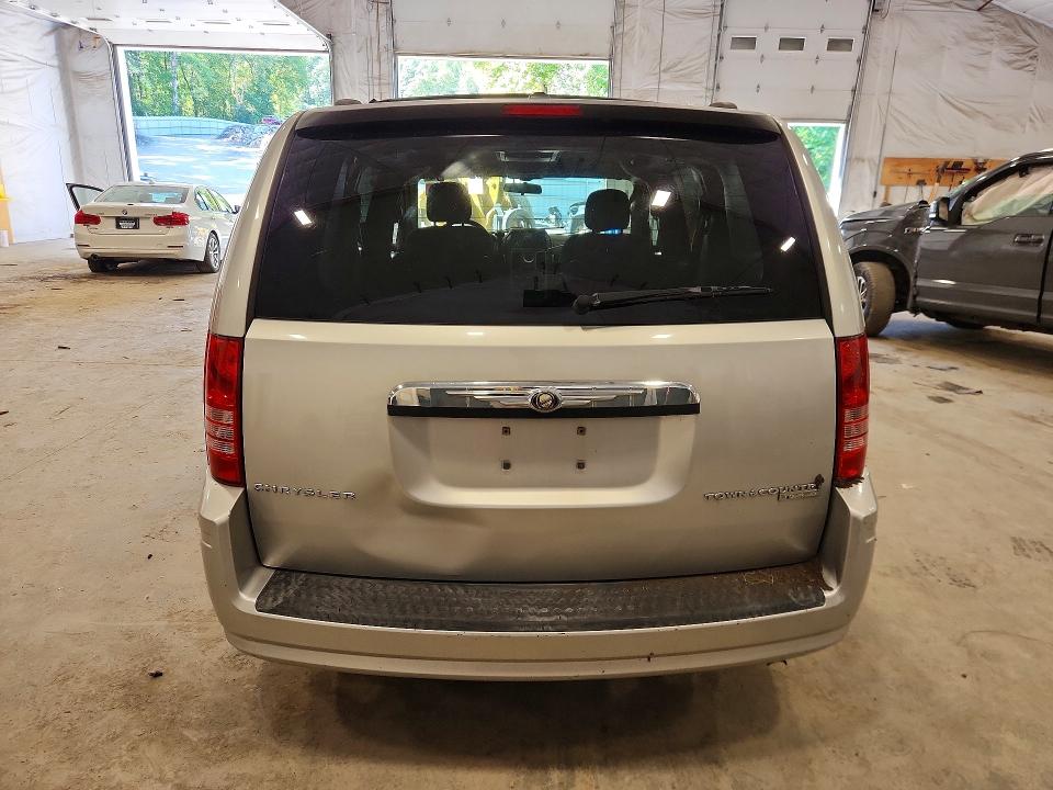 2010 Chrysler Town & Country მანქანა იყიდება აუქციონზე, vin: 2A4RR5D16AR375955, აუქციონის ნომერი: 68614036