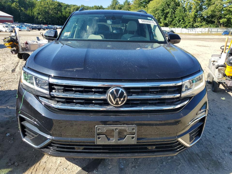 68090076 :رقم المزاد ، 1V2RR2CA6MC586798 vin ، 2021 Volkswagen Atlas مزاد بيع