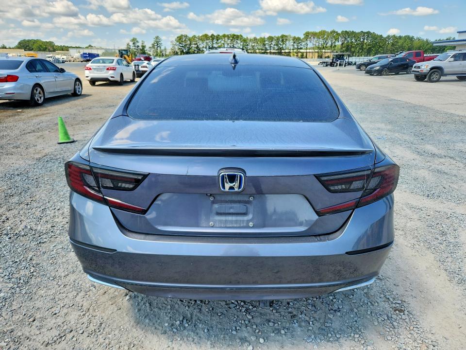 Продажа на аукционе авто 2018 Honda Accord, vin: 1HGCV1F5XJA142747, номер лота: 67023096