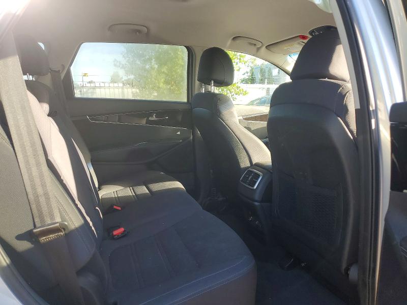 65574306 :رقم المزاد ، 5XYPGDA17HG269207 vin ، 2017 Kia Sorento مزاد بيع