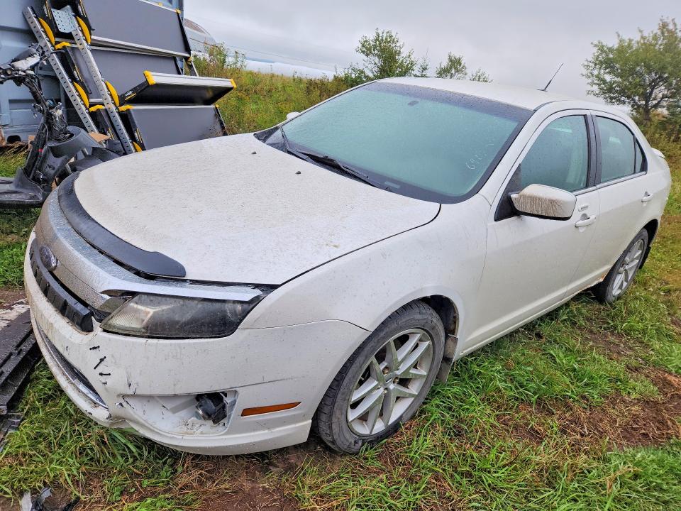 69077886 :رقم المزاد ، 3FAHP0JA1BR270854 vin ، 2011 Ford Fusion مزاد بيع