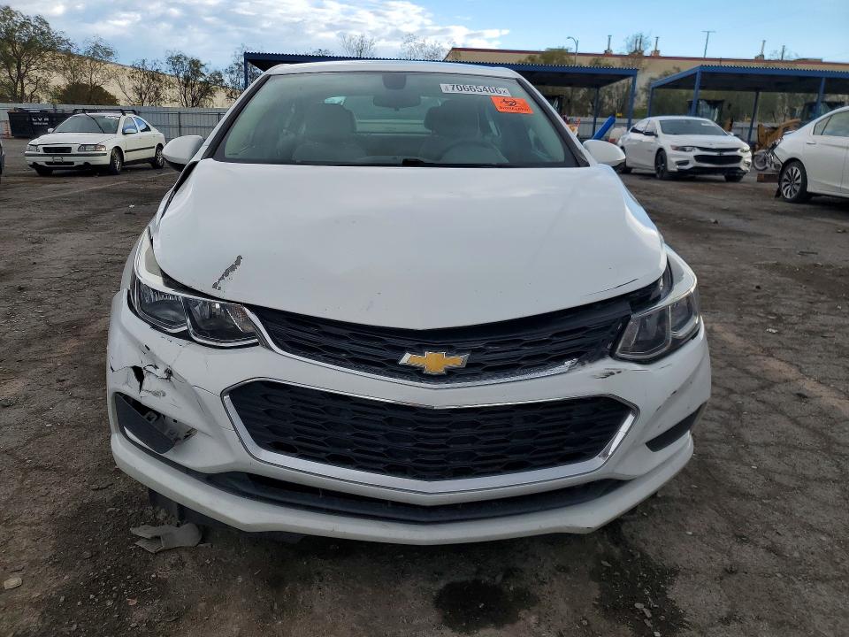 70665406 :رقم المزاد ، 1G1BC5SM0J7223606 vin ، 2018 Chevrolet Cruze مزاد بيع