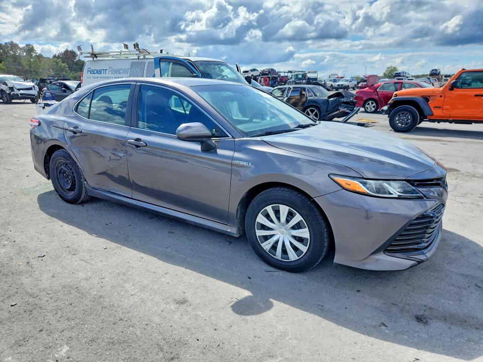2018 Toyota Camry მანქანა იყიდება აუქციონზე, vin: 4T1B31HK9JU502975, აუქციონის ნომერი: 67094996