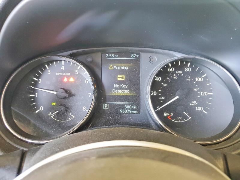 64813646 :رقم المزاد ، KNMAT2MV8HP587290 vin ، 2017 Nissan Rogue مزاد بيع