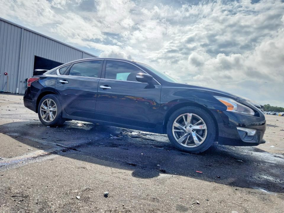 70135616 :رقم المزاد ، 1N4AL3AP4FC231604 vin ، 2015 Nissan Altima مزاد بيع