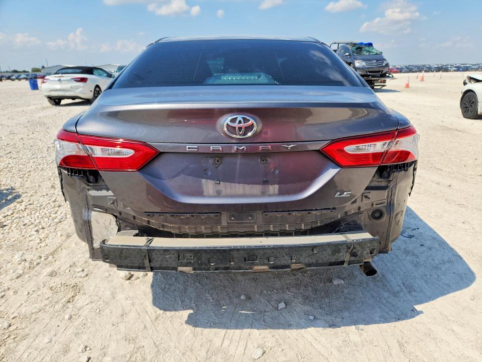Продаж на аукціоні авто 2018 Toyota Camry, vin: 4T1B11HK5JU051016, номер лоту: 70152396