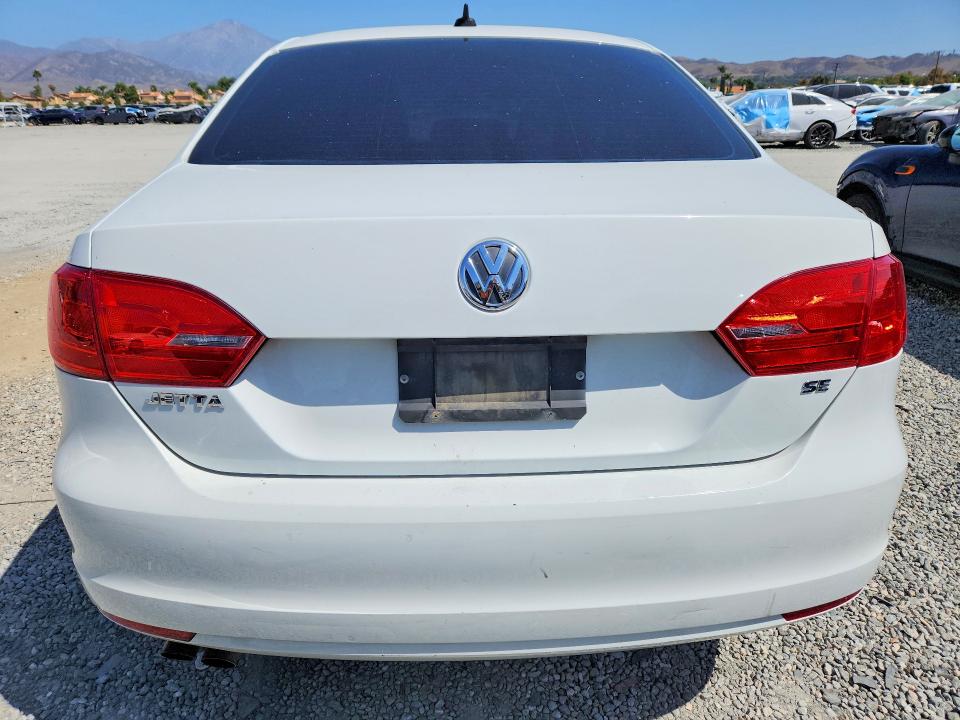 68709716 :رقم المزاد ، 3VWD17AJ4EM407626 vin ، 2014 Volkswagen Jetta مزاد بيع