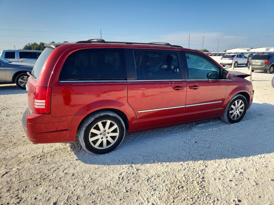 2010 Chrysler Town & Country მანქანა იყიდება აუქციონზე, vin: 2A4RR5D10AR134019, აუქციონის ნომერი: 68765316