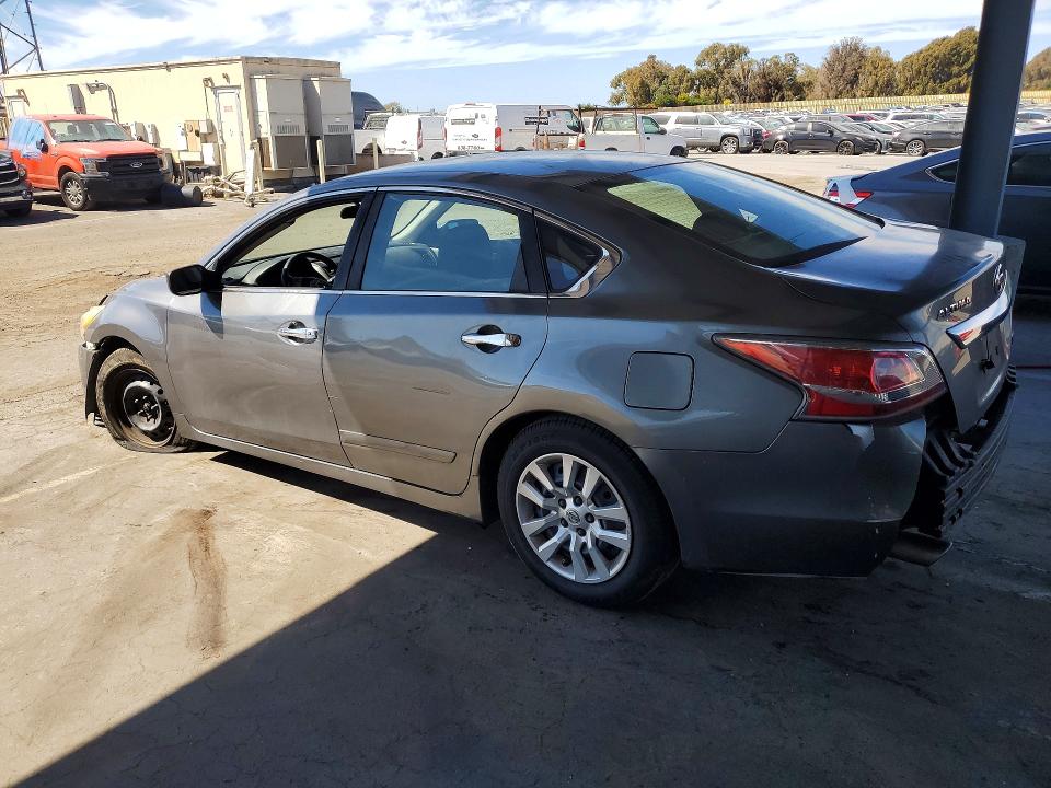 2014 Nissan Altima მანქანა იყიდება აუქციონზე, vin: 1N4AL3AP3EN359464, აუქციონის ნომერი: 70667886