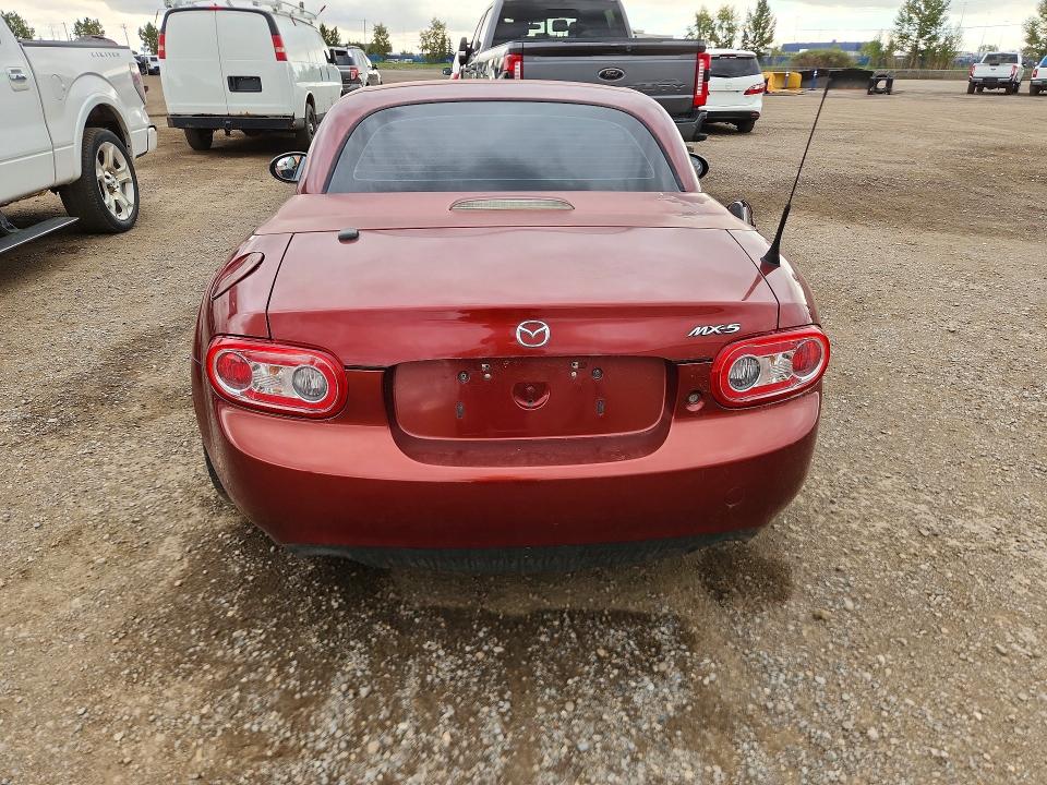 68242176 :رقم المزاد ، JM1NC2PF2B0215109 vin ، 2011 Mazda Mx-5 Miata مزاد بيع