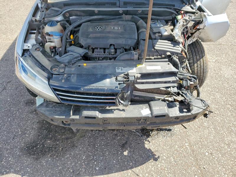 68040756 :رقم المزاد ، 3VWD17AJ2EM223429 vin ، 2014 Volkswagen Jetta مزاد بيع