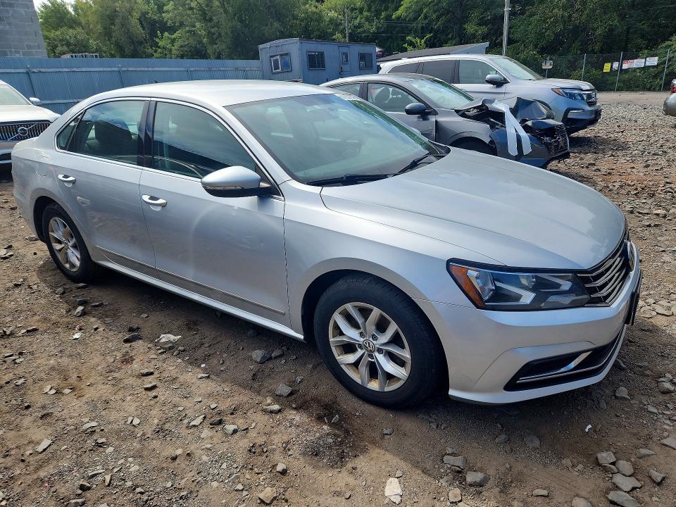 Продаж на аукціоні авто 2017 Volkswagen Passat, vin: 1VWAT7A32HC072709, номер лоту: 68831326
