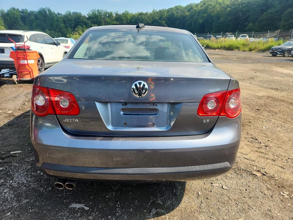 66840016 :رقم المزاد ، 3VWDF71K65M640871 vin ، 2005 Volkswagen New Jetta مزاد بيع