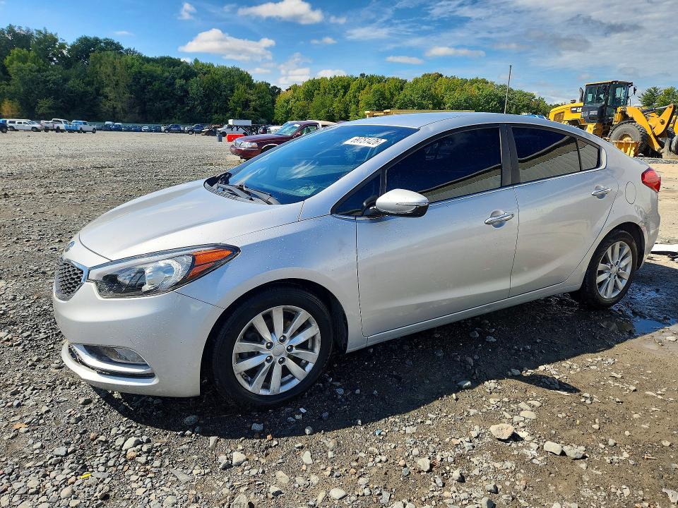 69751426 :رقم المزاد ، KNAFX4A85F5335135 vin ، 2015 Kia Forte مزاد بيع