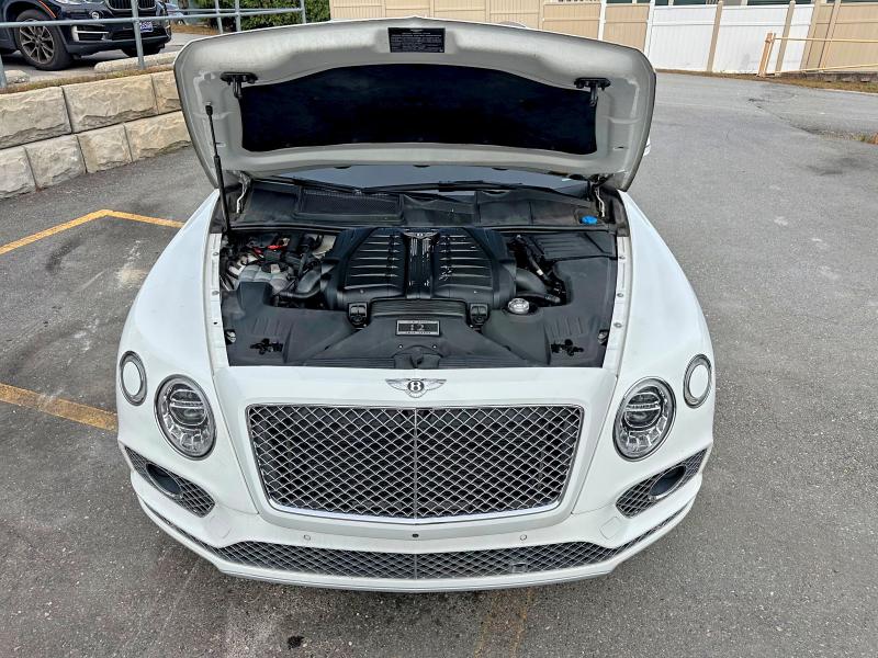 2017 Bentley Bentayga მანქანა იყიდება აუქციონზე, vin: SJAAC2ZV0HC015180, აუქციონის ნომერი: 64972116