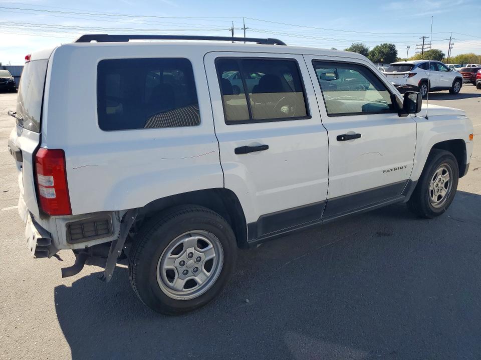 70701876 :رقم المزاد ، 1C4NJPBB9GD548527 vin ، 2016 Jeep Patriot مزاد بيع