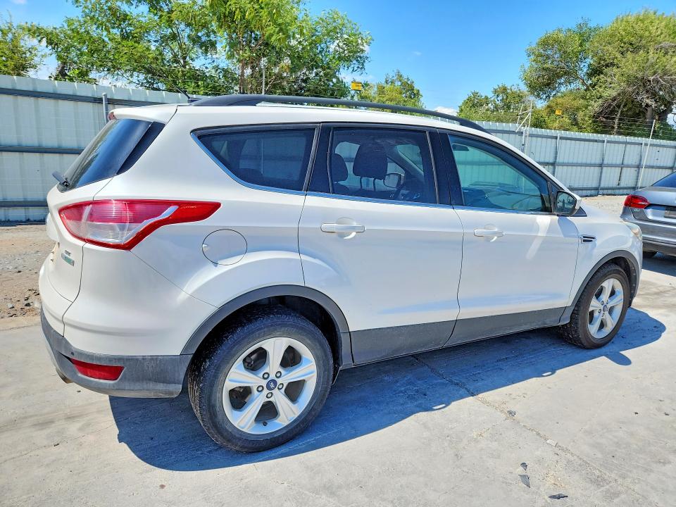 Продажа на аукционе авто 2016 Ford Escape, vin: 1FMCU0GX7GUB06898, номер лота: 70619106