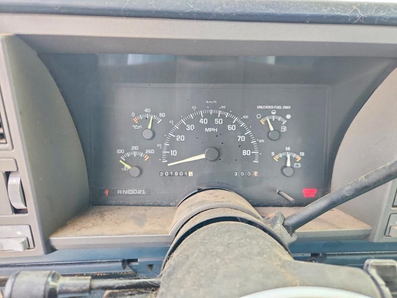 70018276 :رقم المزاد ، 2GCEC19K0R1151560 vin ، 1994 Chevrolet Gmt-400 مزاد بيع