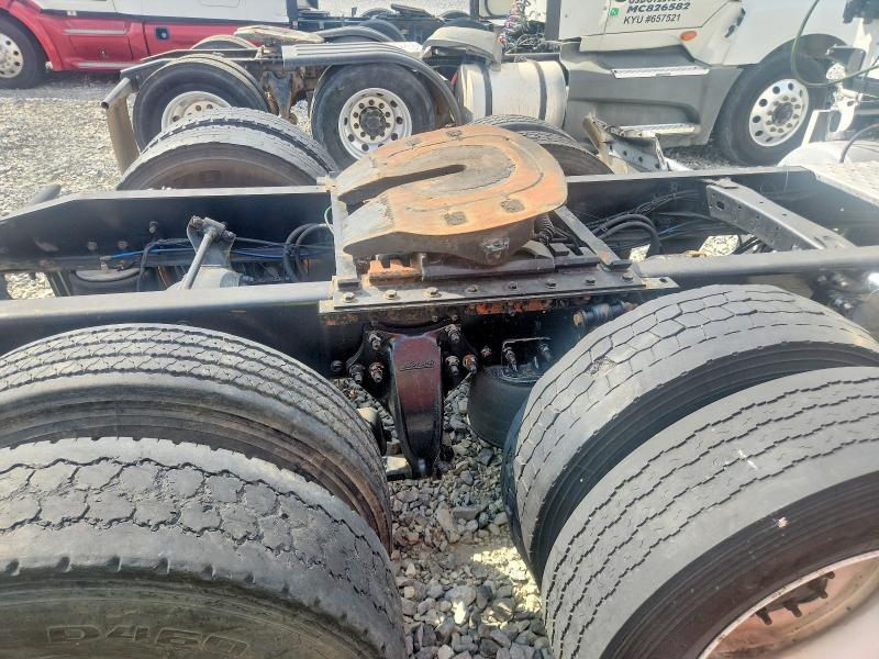 2013 Freightliner Cascadia 125 მანქანა იყიდება აუქციონზე, vin: 3AKJGLDR4DSBC8039, აუქციონის ნომერი: 68956936