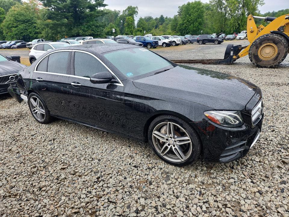 67066186 :رقم المزاد ، WDDZF4KB6HA094036 vin ، 2017 Mercedes-benz E مزاد بيع