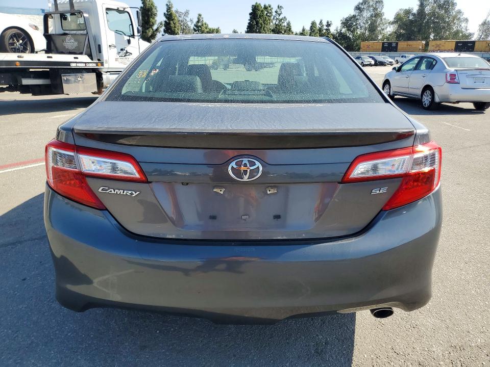 69186446 :رقم المزاد ، 4T1BF1FK0EU358619 vin ، 2014 Toyota Camry مزاد بيع