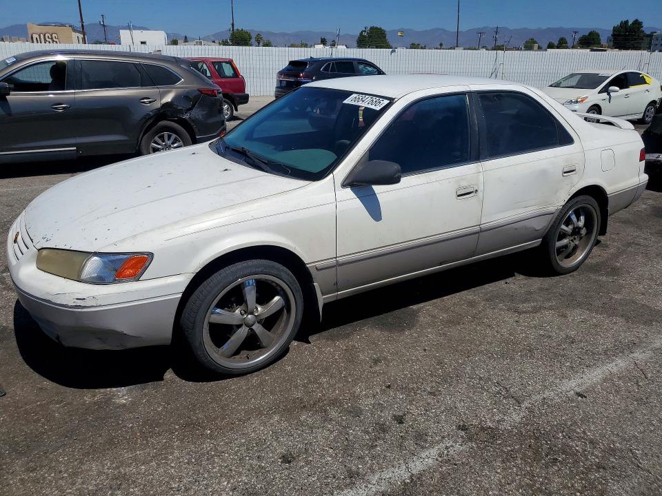 66847686 :رقم المزاد ، 4T1BG22K4WU858762 vin ، 1998 Toyota Camry مزاد بيع