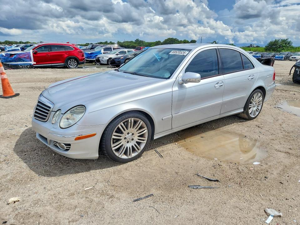69520526 :رقم المزاد ، WDBUF72X47B054787 vin ، 2007 Mercedes-benz E-class مزاد بيع