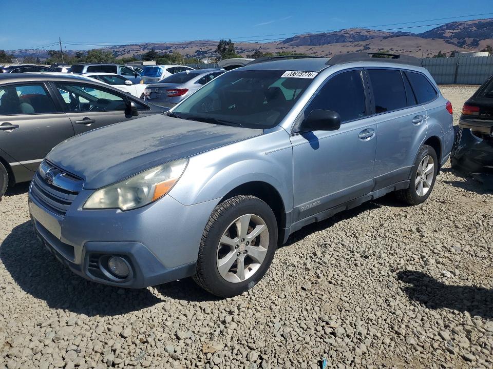Auction sale of the 2014 Subaru Outback, vin: 4S4BRCAC2E3262810, lot number: 70615776