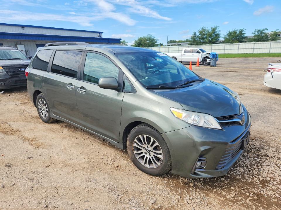 Продажа на аукционе авто 2019 Toyota Sienna, vin: 5TDYZ3DC4KS985689, номер лота: 68301256