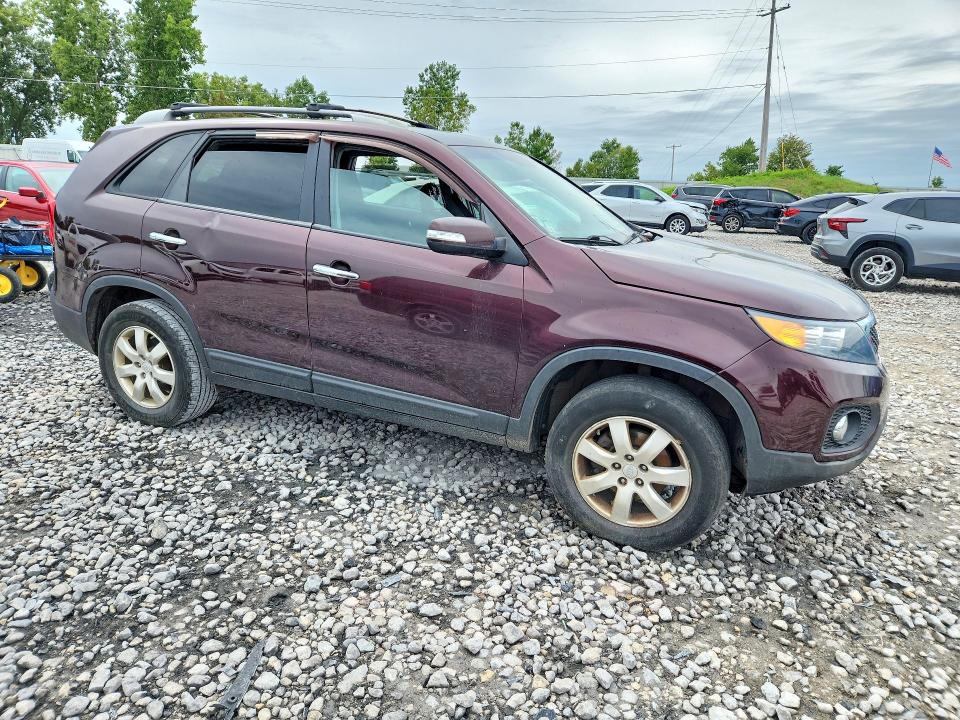 69092826 :رقم المزاد ، 5XYKT4A11BG174607 vin ، 2011 Kia Sorento مزاد بيع