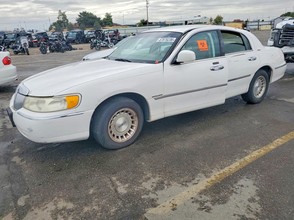 Aukcja sprzedaży 1999 Lincoln Town Car, vin: 1LNHM81W9XY700101, numer aukcji: 67876236