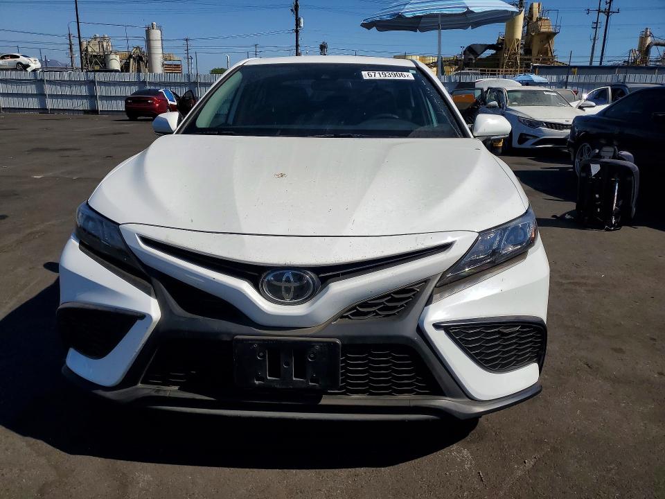 2022 Toyota Camry მანქანა იყიდება აუქციონზე, vin: 4T1G11AK6NU049460, აუქციონის ნომერი: 67193906