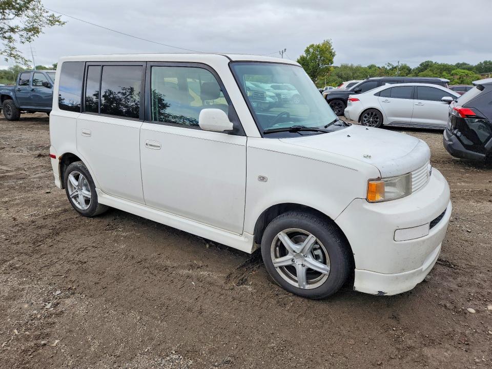 70451416 :رقم المزاد ، JTLKT324X50197952 vin ، 2005 Scion Xb مزاد بيع