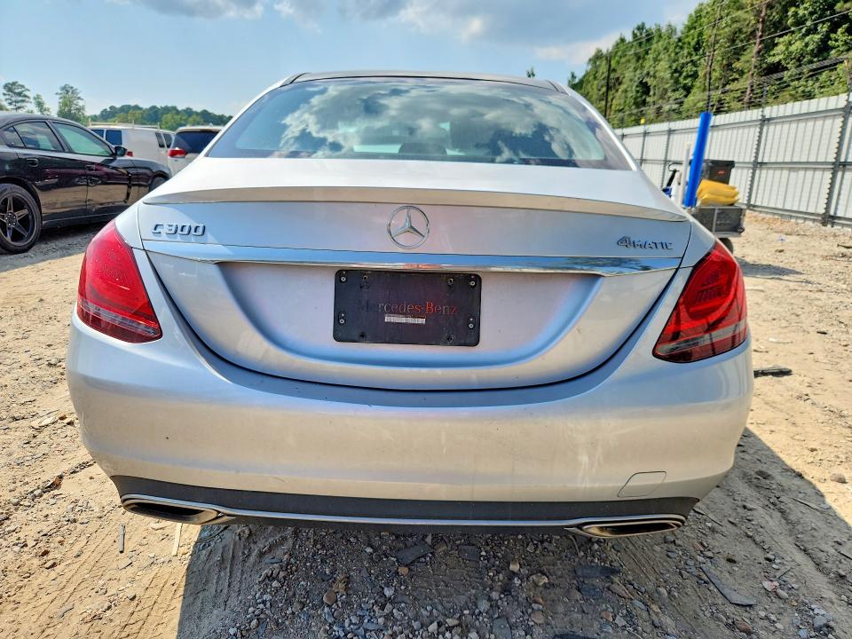 67528726 :رقم المزاد ، W1KWF8EB0MR611767 vin ، 2021 Mercedes-benz C مزاد بيع