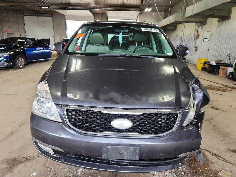 67850296 :رقم المزاد ، KNDMH4C76E6565562 vin ، 2014 Kia Sedona مزاد بيع