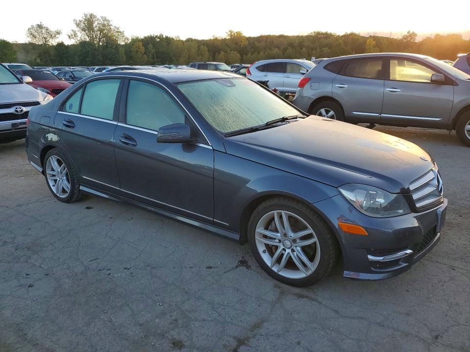 Продаж на аукціоні авто 2013 Mercedes-benz C, vin: WDDGF8AB4DG141040, номер лоту: 68923556