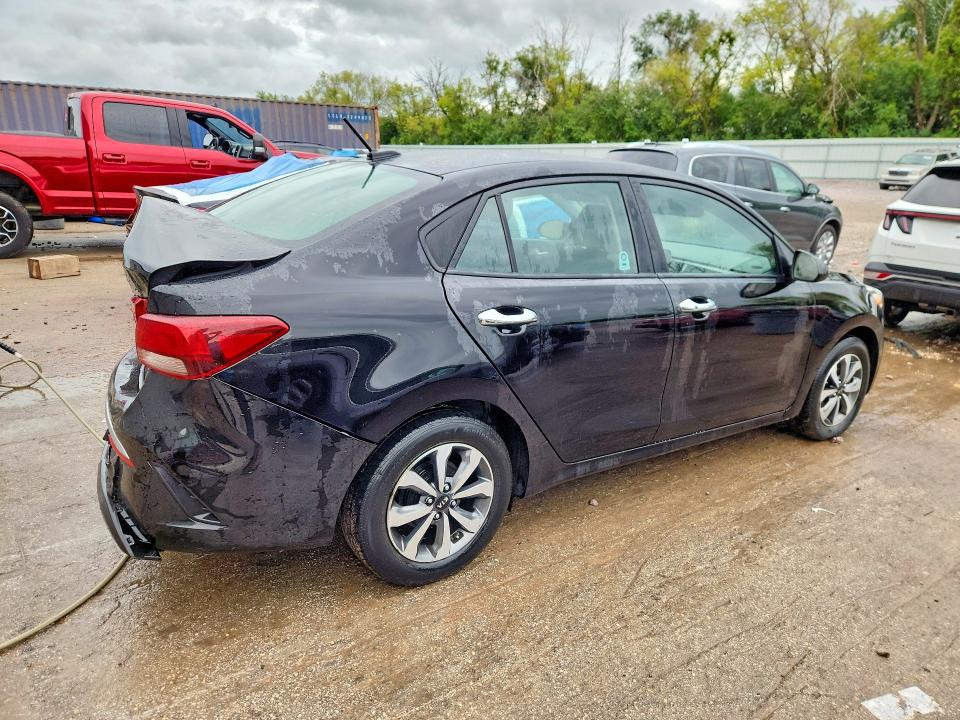 2021 Kia Rio მანქანა იყიდება აუქციონზე, vin: 3KPA24AD1ME375870, აუქციონის ნომერი: 67939326