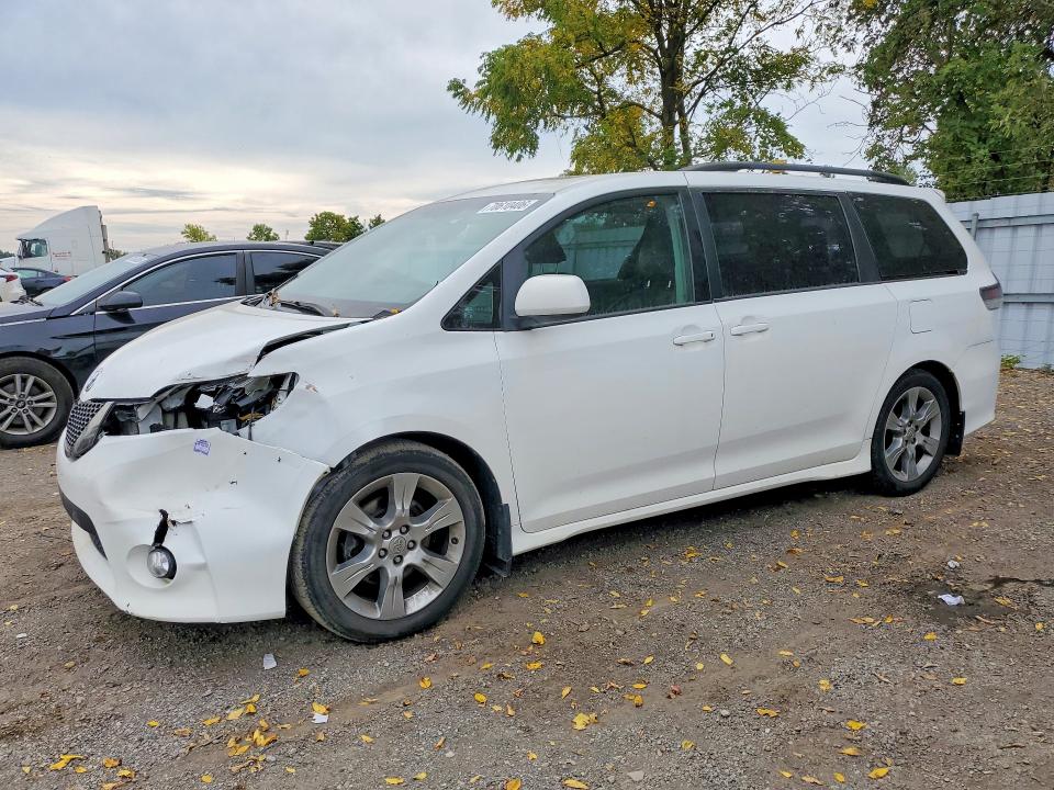 Aukcja sprzedaży 2012 Toyota Sienna, vin: 5TDXK3DC3CS243740, numer aukcji: 70610406