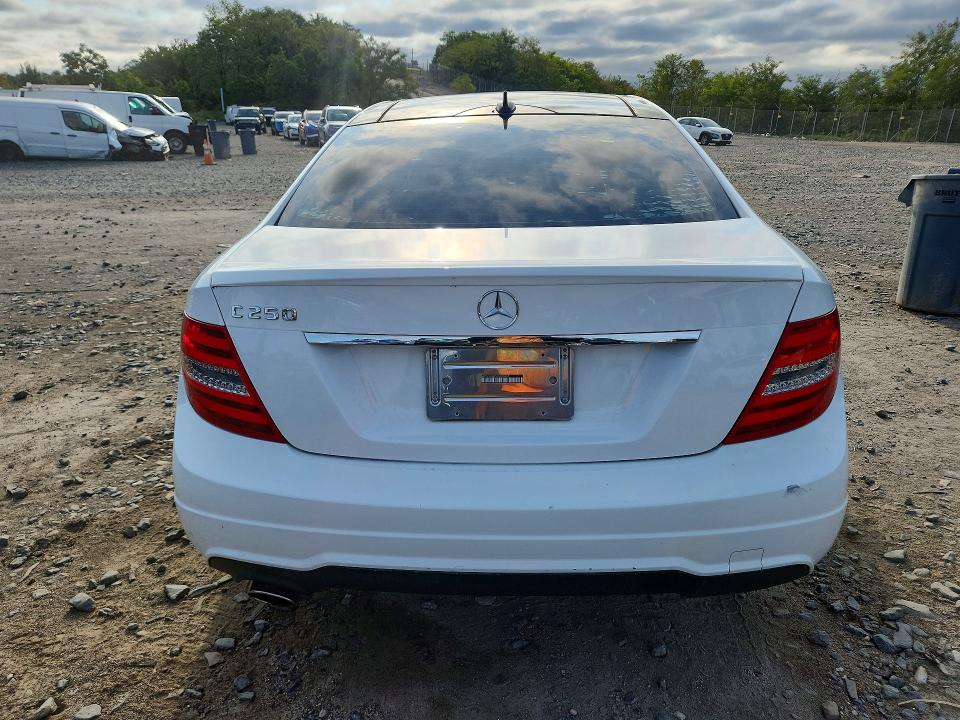 Продажа на аукционе авто 2014 Mercedes-benz C, vin: WDDGJ4HB5EG306947, номер лота: 65966576