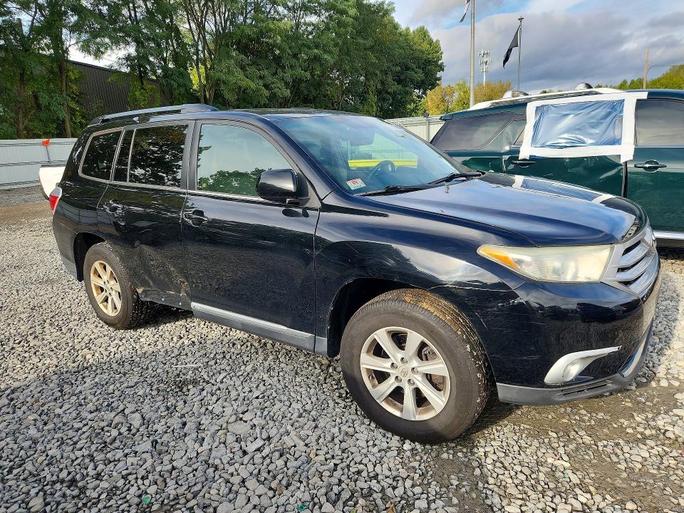 2011 Toyota Highlander მანქანა იყიდება აუქციონზე, vin: 5TDBK3EH7BS072820, აუქციონის ნომერი: 71256856