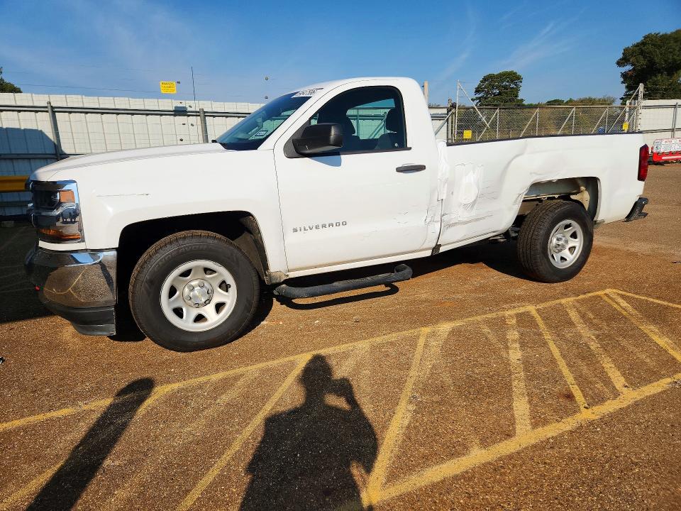 69647586 :رقم المزاد ، 1GCNCNEC8JZ904723 vin ، 2018 Chevrolet Silverado مزاد بيع