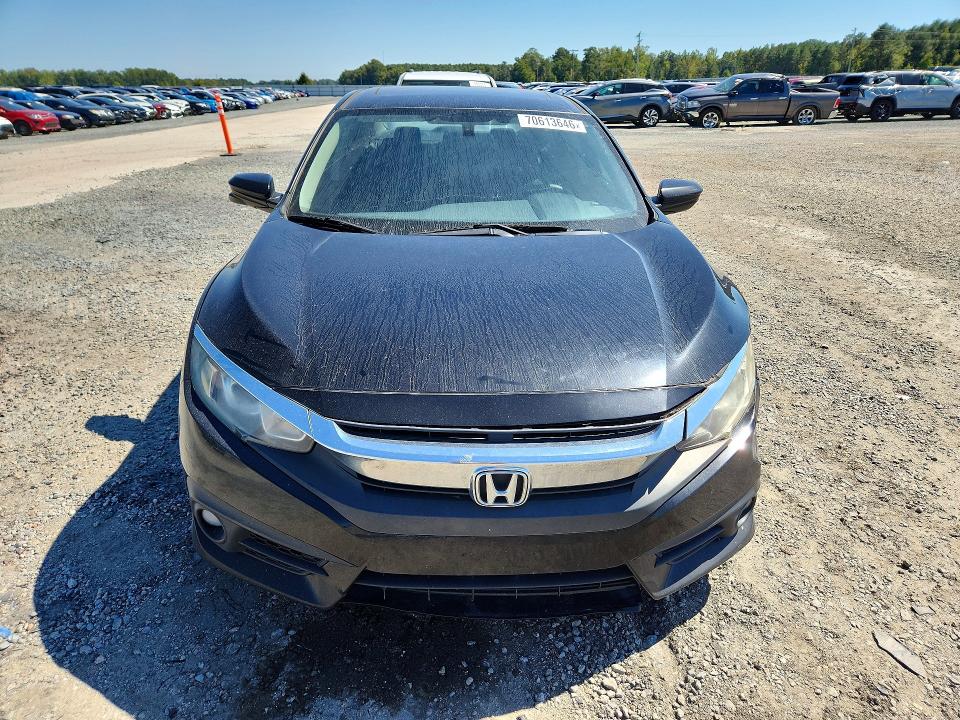 Продажа на аукционе авто 2018 Honda Civic, vin: 19XFC1E38JE002792, номер лота: 70613646